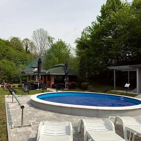 Дом отдыха Vikendica Niki - With Pool